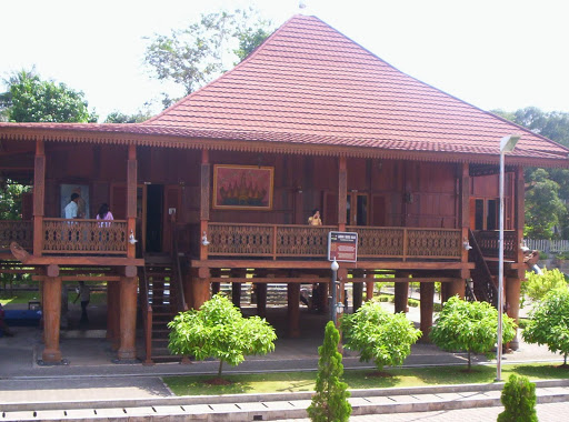 Nama Rumah Adat Lampung - KibrisPDR