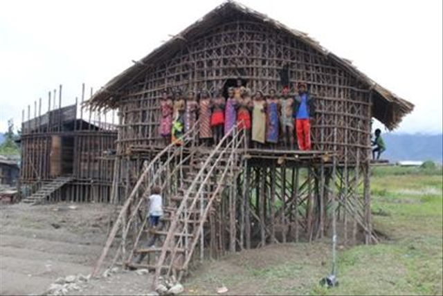 Detail Nama Rumah Adat Papua Barat Nomer 51