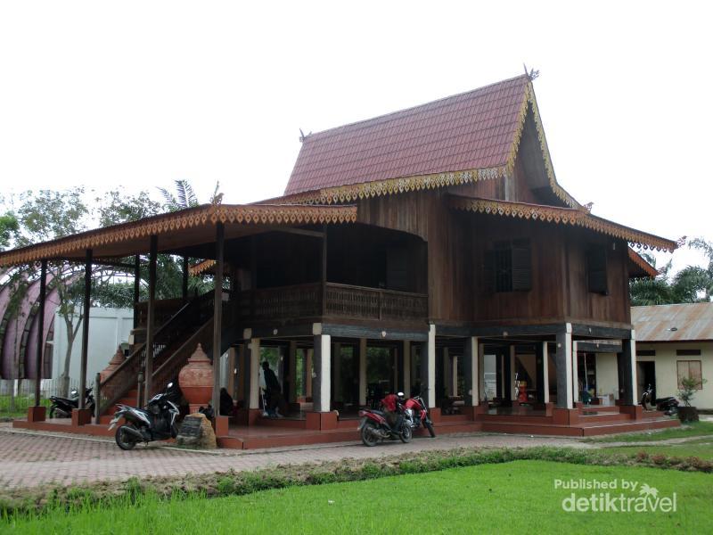 Detail Nama Rumah Adat Suku Banjar Nomer 47