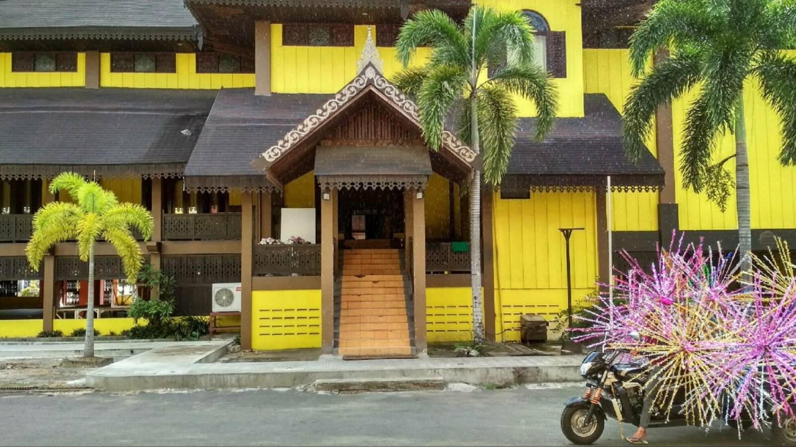 Detail Nama Rumah Adat Suku Melayu Nomer 55