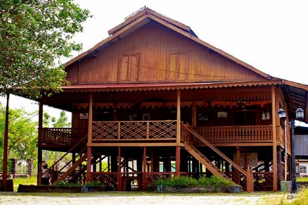 Detail Nama Rumah Adat Sulawesi Tengah Nomer 9