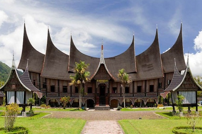 Detail Nama Rumah Adat Sumatera Barat Nomer 7