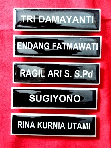 Detail Name Tag Merah Putih Nomer 18