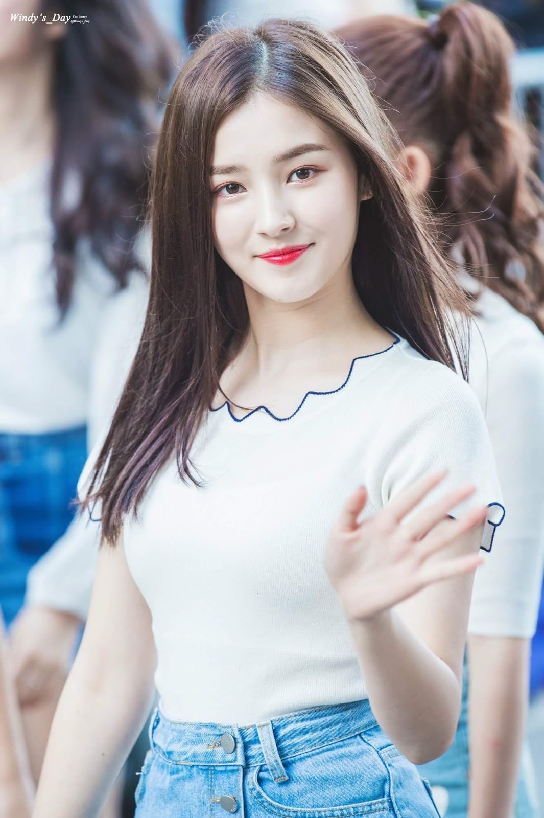 Detail Nancy Momoland Wallpaper Nomer 14