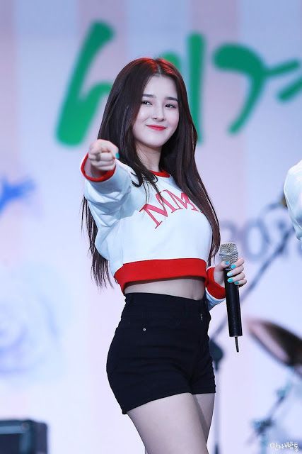 Detail Nancy Momoland Wallpaper Nomer 23