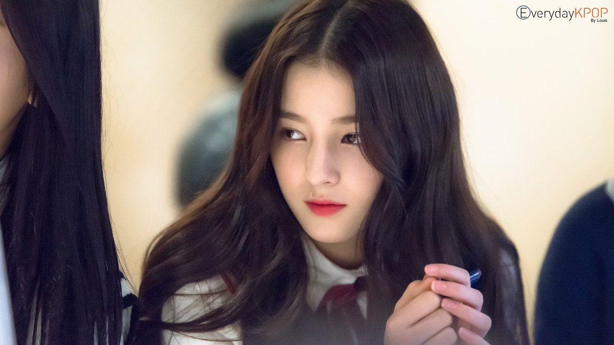 Detail Nancy Momoland Wallpaper Hd Nomer 2