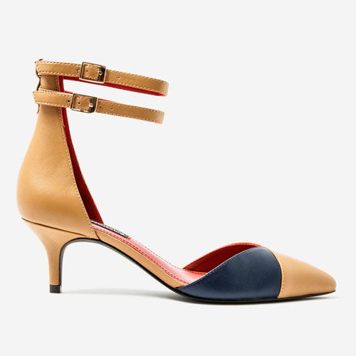 Detail Oma In High Heels Nomer 5