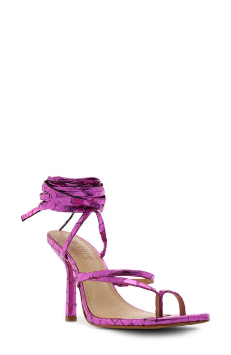 Detail Oma In High Heels Nomer 7