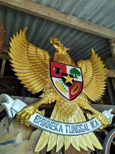 Detail Logo Garuda Warna Emas Nomer 39