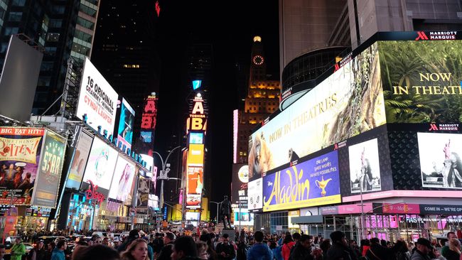 New York Malam Hari - KibrisPDR