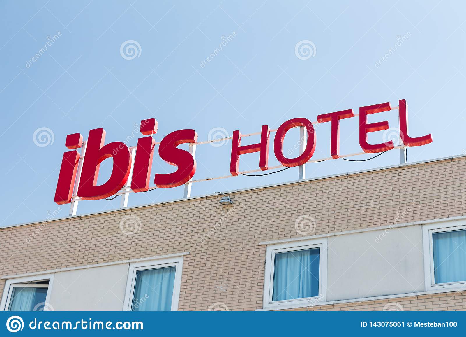 Detail Logo Hotel Ibis Nomer 13