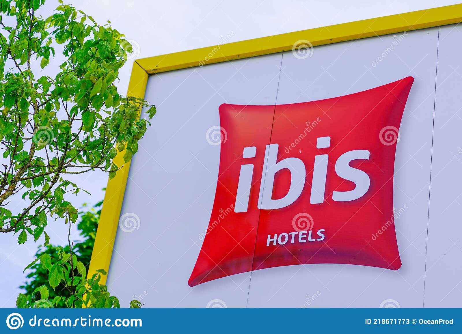 Detail Logo Hotel Ibis Nomer 15