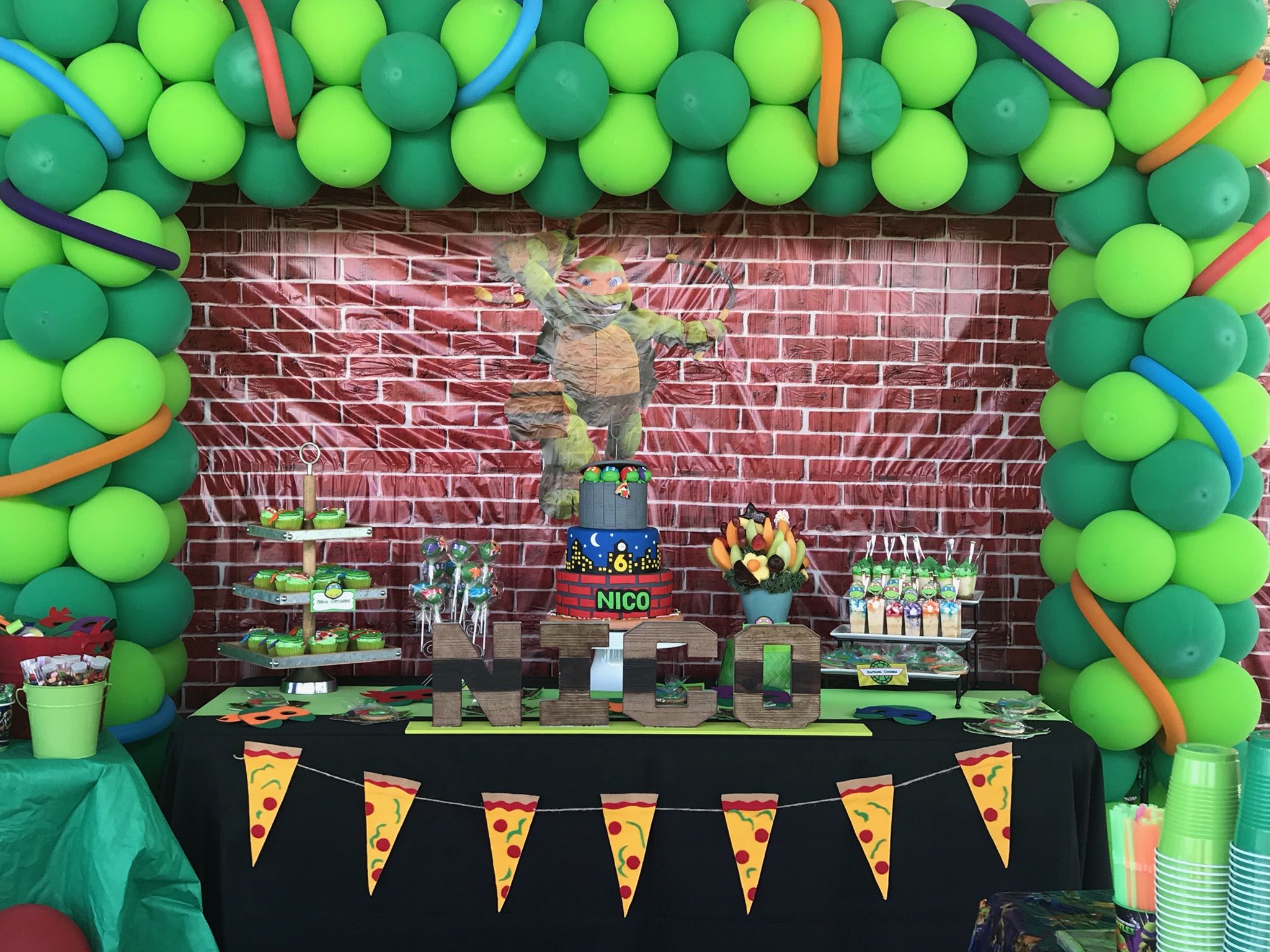 Detail Ninja Turtle Balloon Columns Nomer 2