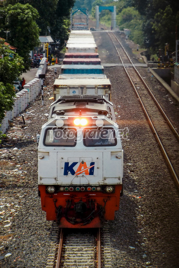 Detail Logo Kereta Api Hitam Putih Nomer 19