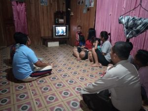 Detail Nonton Tv Bersama Keluarga Nomer 50