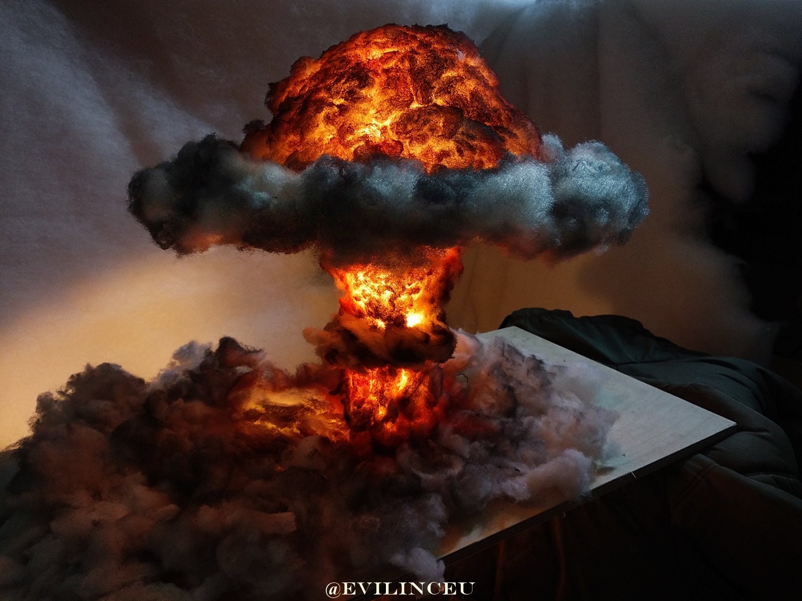 Nuclear Explosion Mushroom Cloud Model Lamp - KibrisPDR