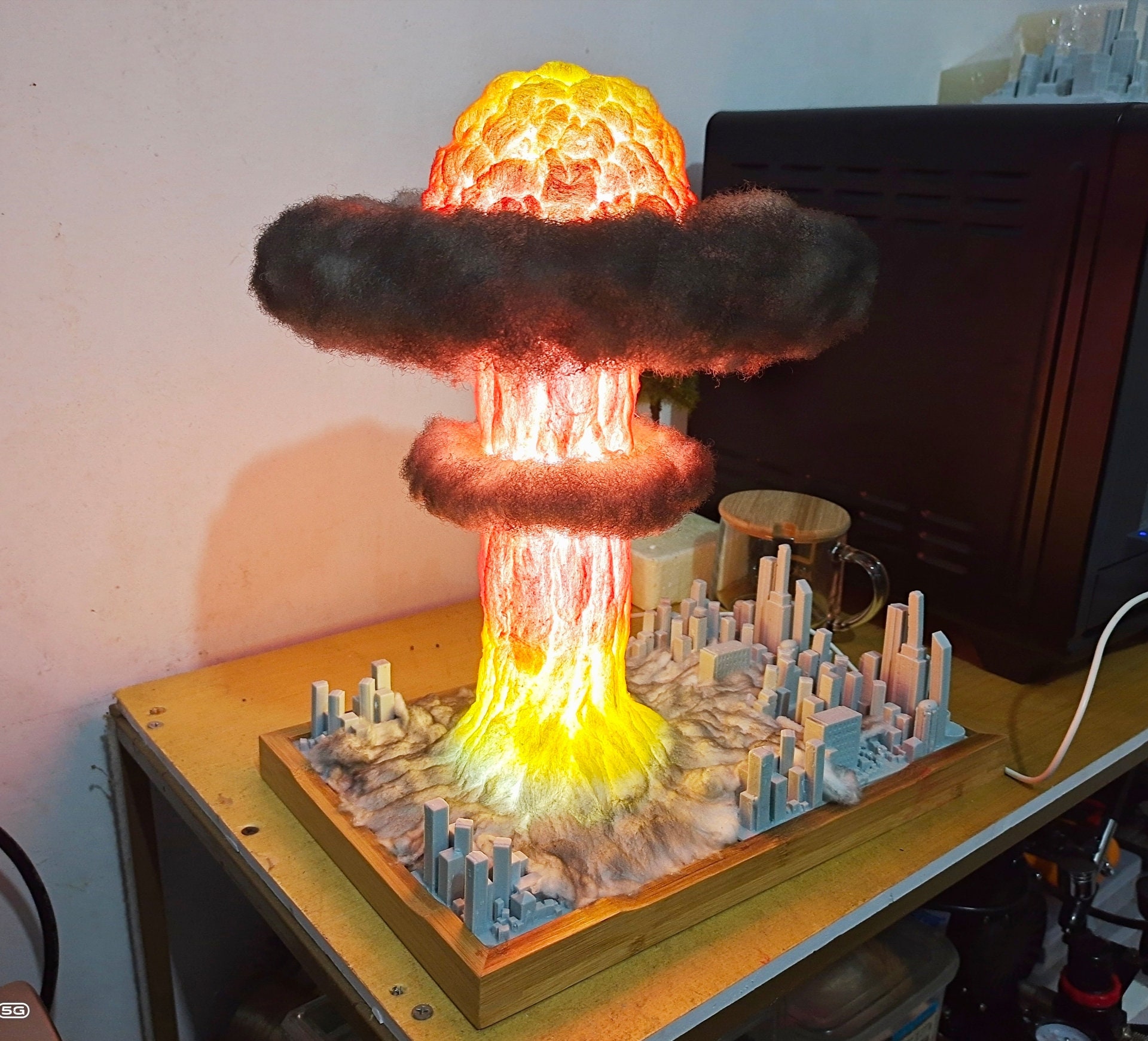 Detail Nuclear Explosion Mushroom Cloud Model Lamp Nomer 21