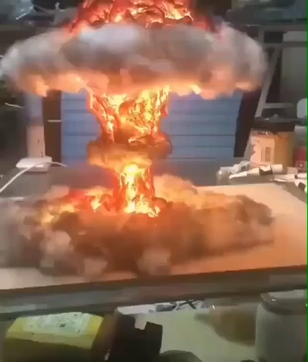 Detail Nuclear Explosion Mushroom Cloud Model Lamp Nomer 27
