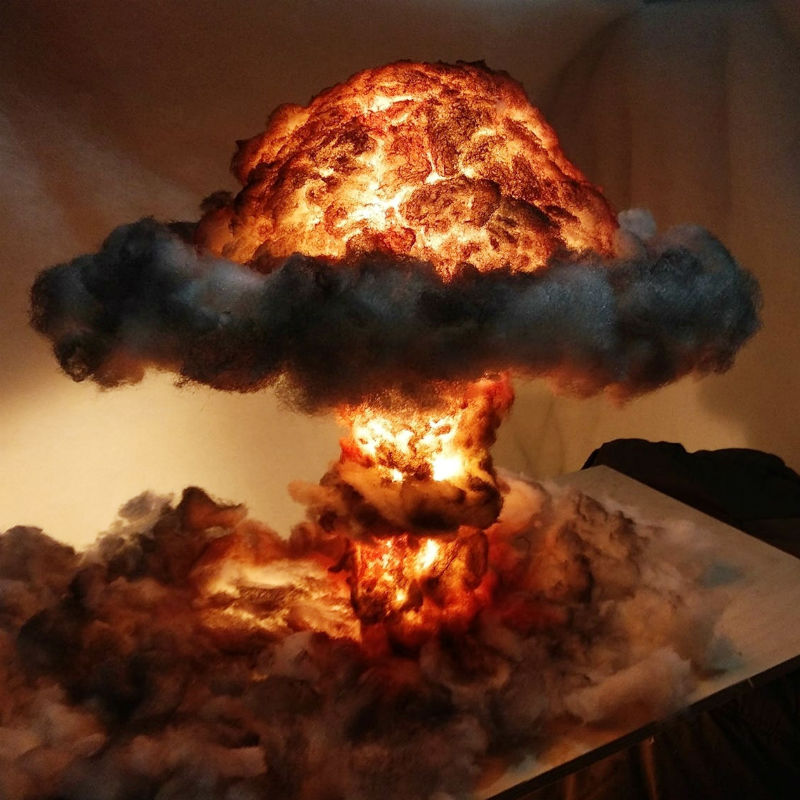 Detail Nuclear Explosion Mushroom Cloud Model Lamp Nomer 4