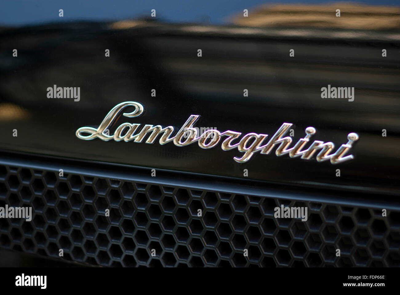 Detail Logo Lamborghini Aventador Nomer 25