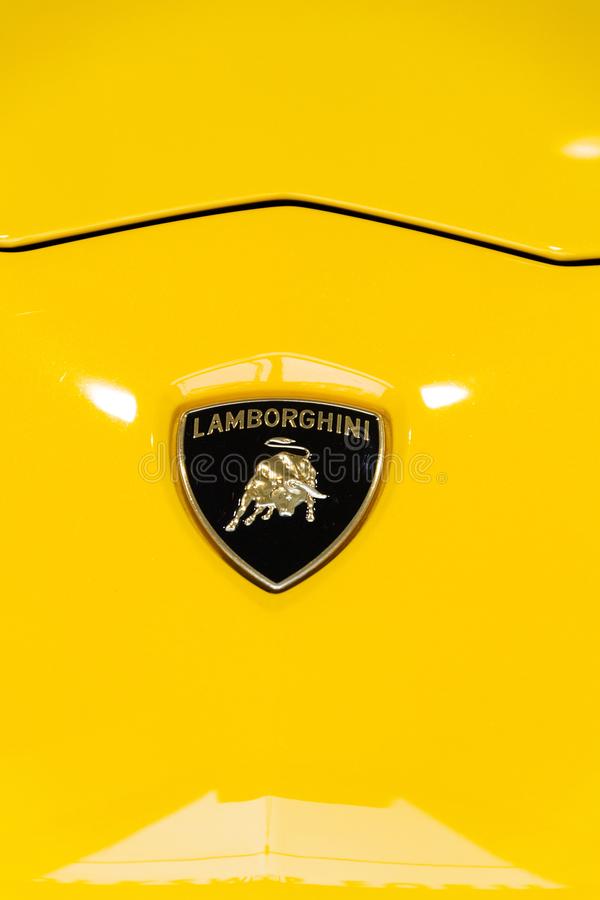 Detail Logo Lamborghini Aventador Nomer 4