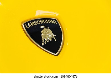 Detail Logo Lamborghini Aventador Nomer 30