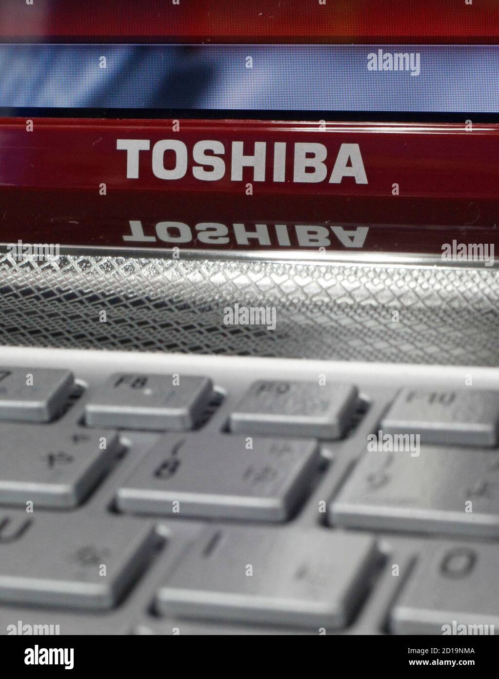 Detail Logo Laptop Toshiba Nomer 44