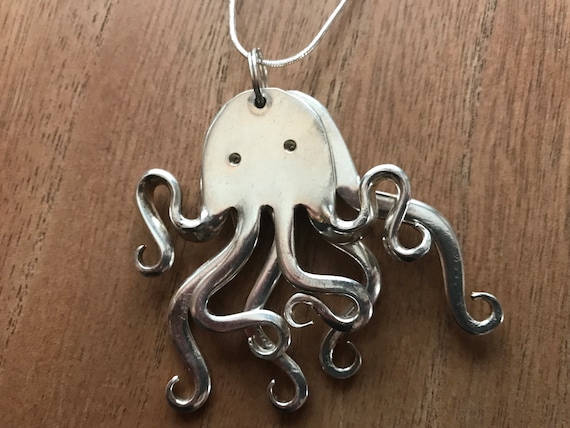Detail Octopus Fork Necklace Nomer 3