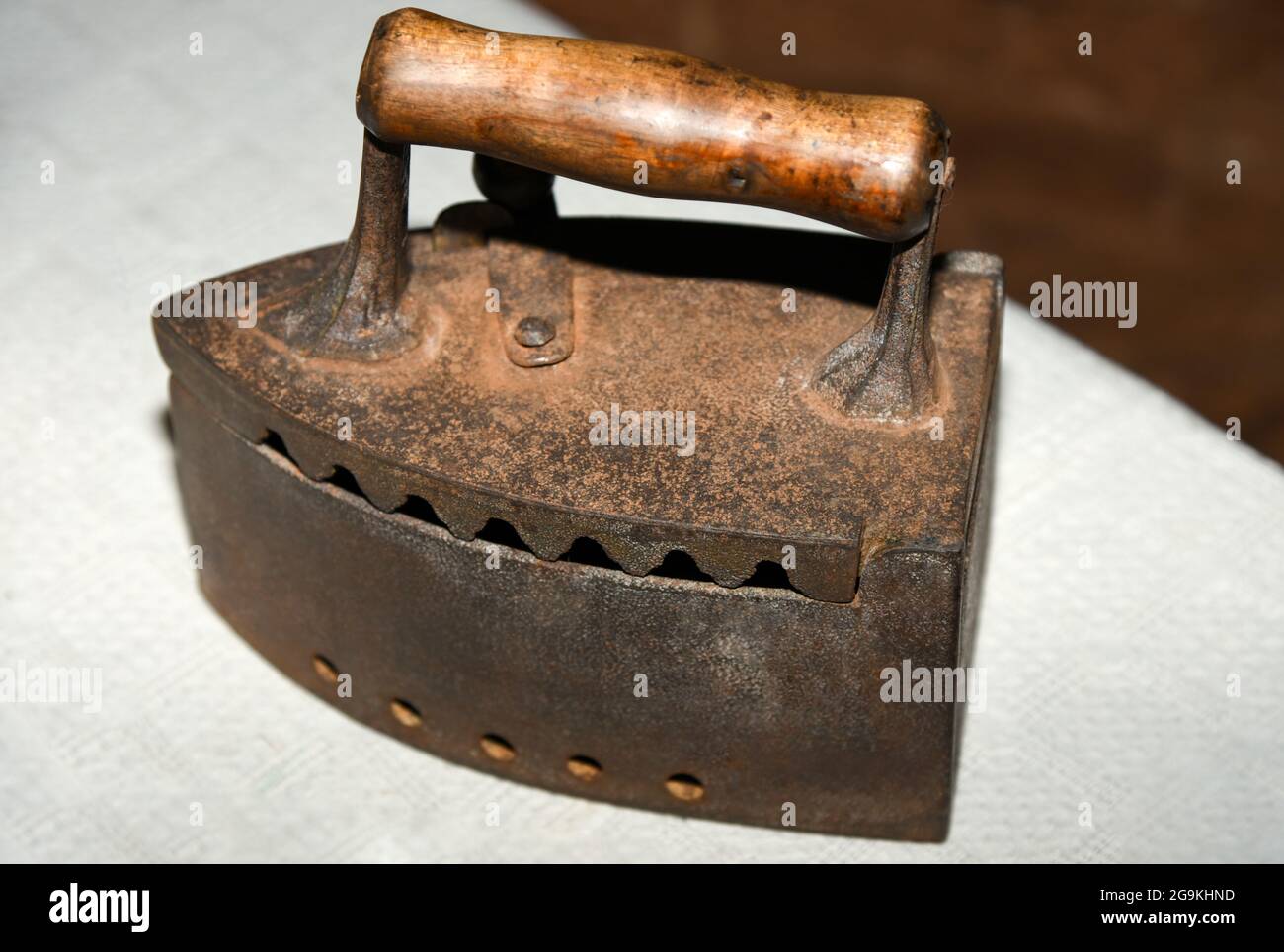Detail Old Iron For Clothes Nomer 29