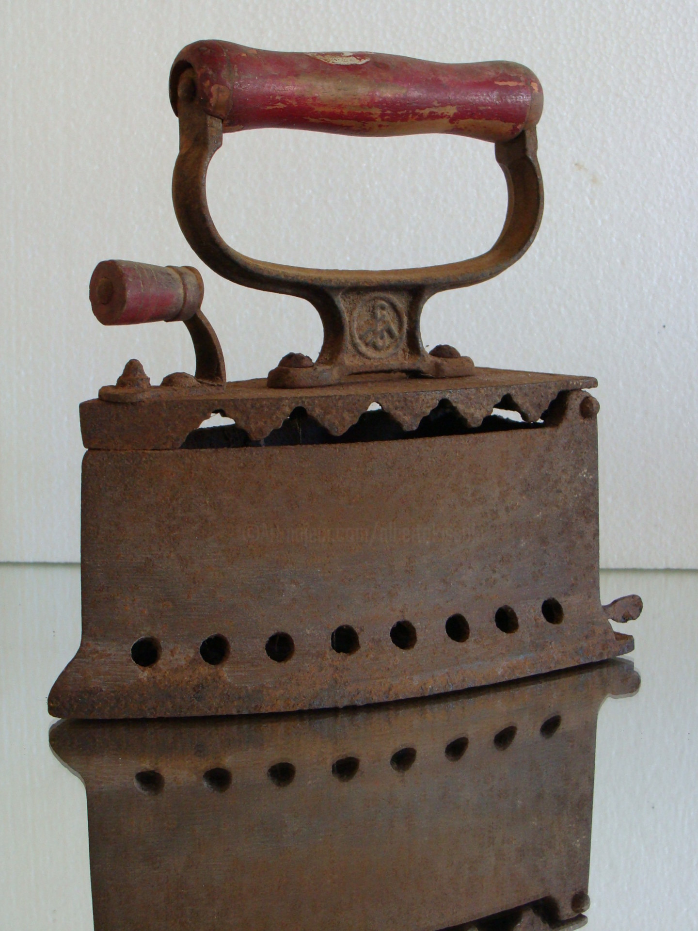 Detail Old Iron For Clothes Nomer 33