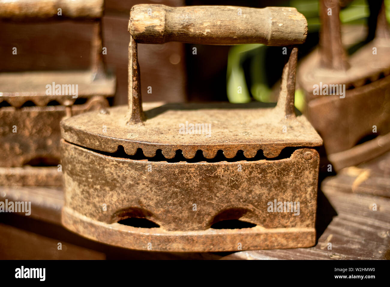 Detail Old Iron For Clothes Nomer 42