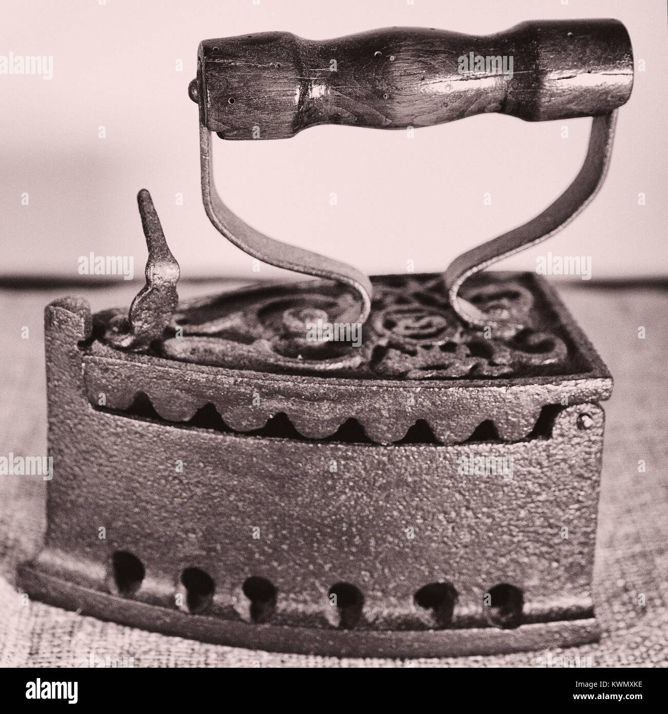 Detail Old Iron For Clothes Nomer 45