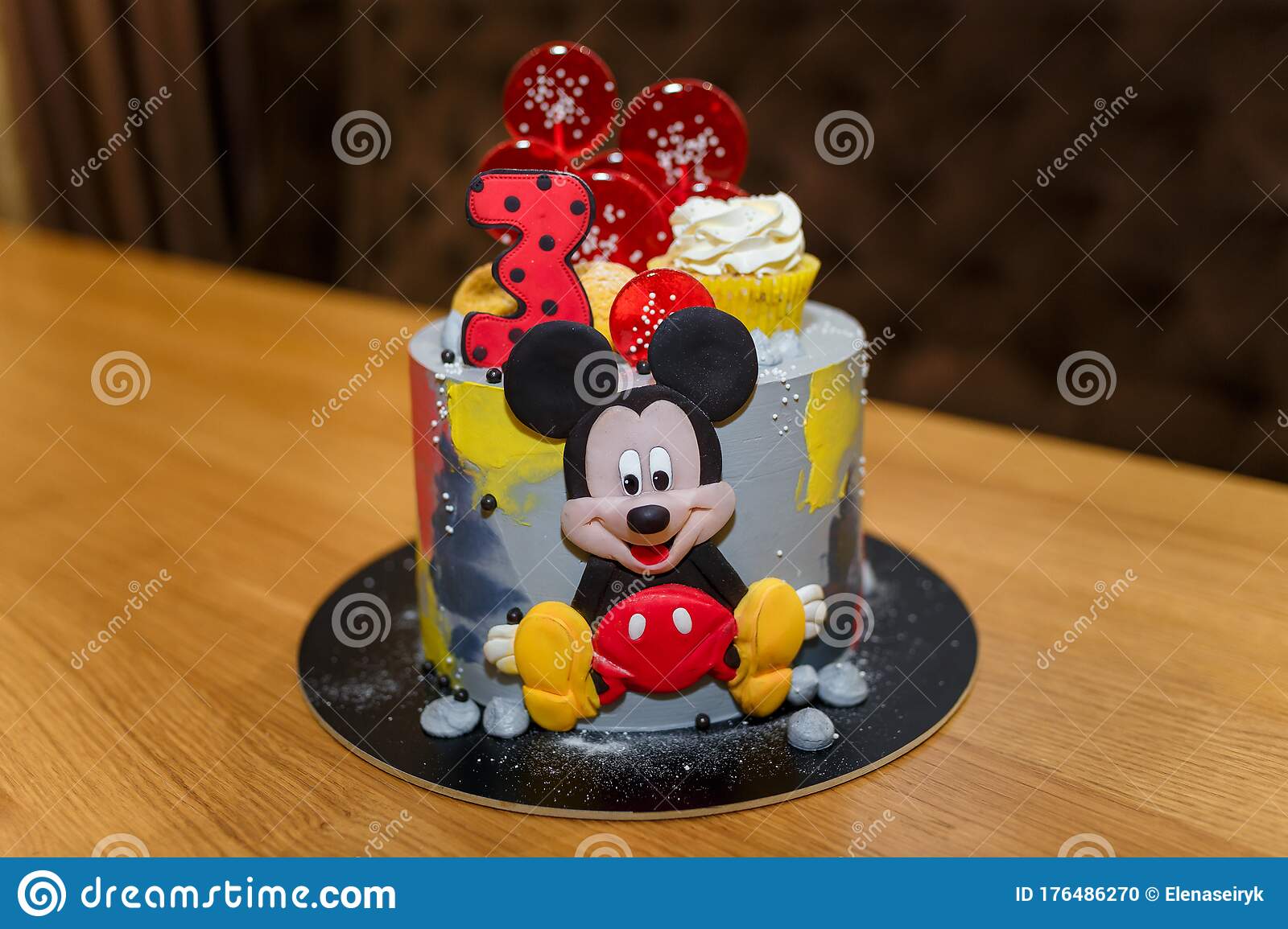 Detail Old Mickey Mouse Cartoon Characters Nomer 27