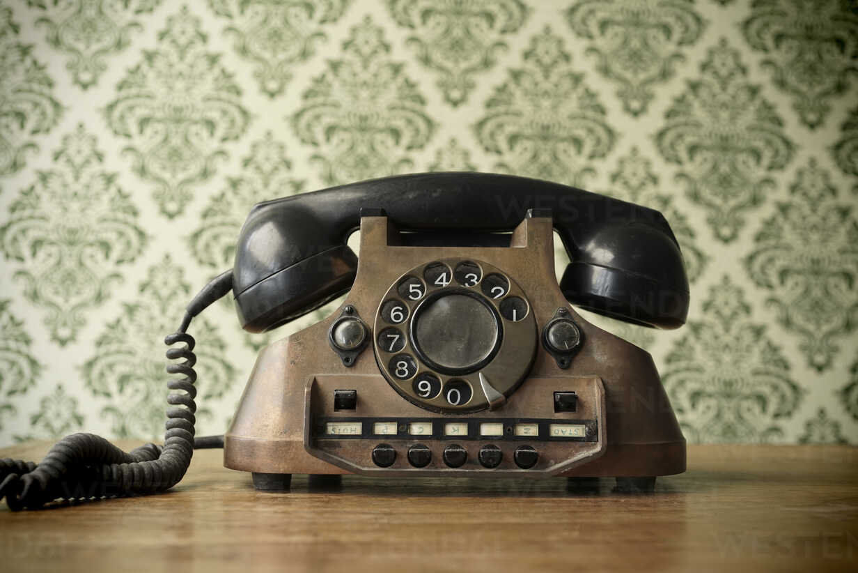 Detail Old Telephone Image Nomer 14