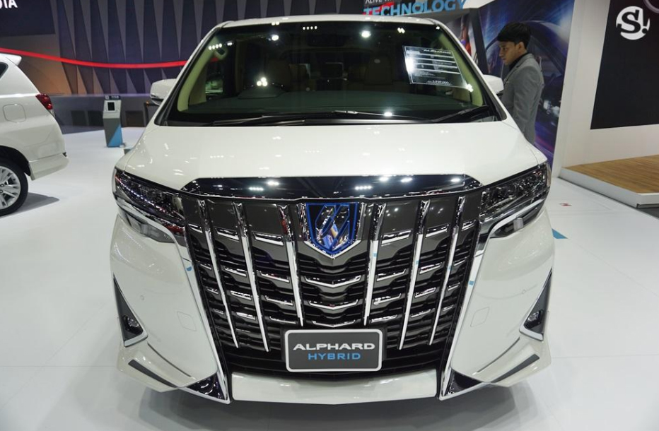Detail Logo Mobil Alphard Nomer 7