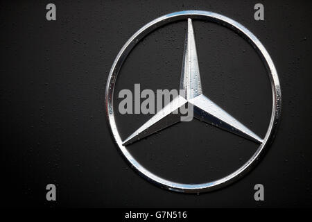 Detail Logo Mobil Mercedes Benz Nomer 41