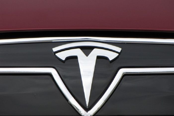 Detail Logo Mobil Tesla Nomer 19