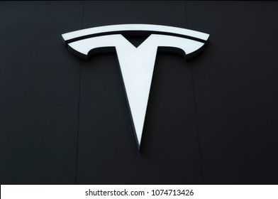 Detail Logo Mobil Tesla Nomer 21