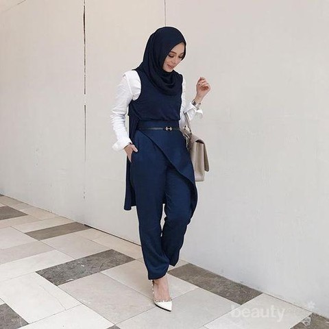 Detail Ootd Baju Biru Dongker Nomer 14