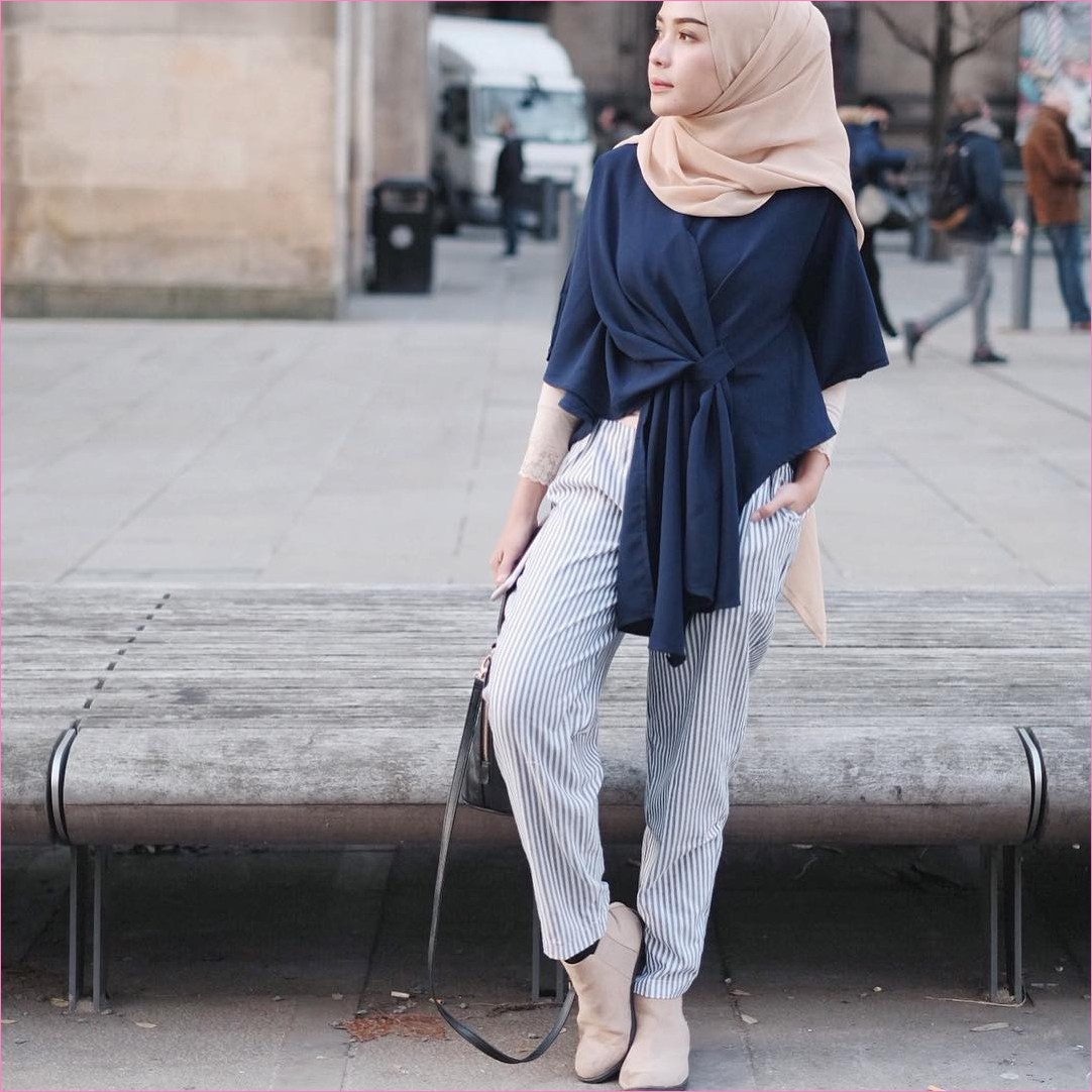 Detail Ootd Baju Biru Dongker Nomer 4