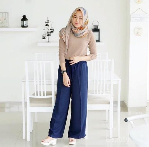 Detail Ootd Baju Biru Dongker Hijab Nomer 22