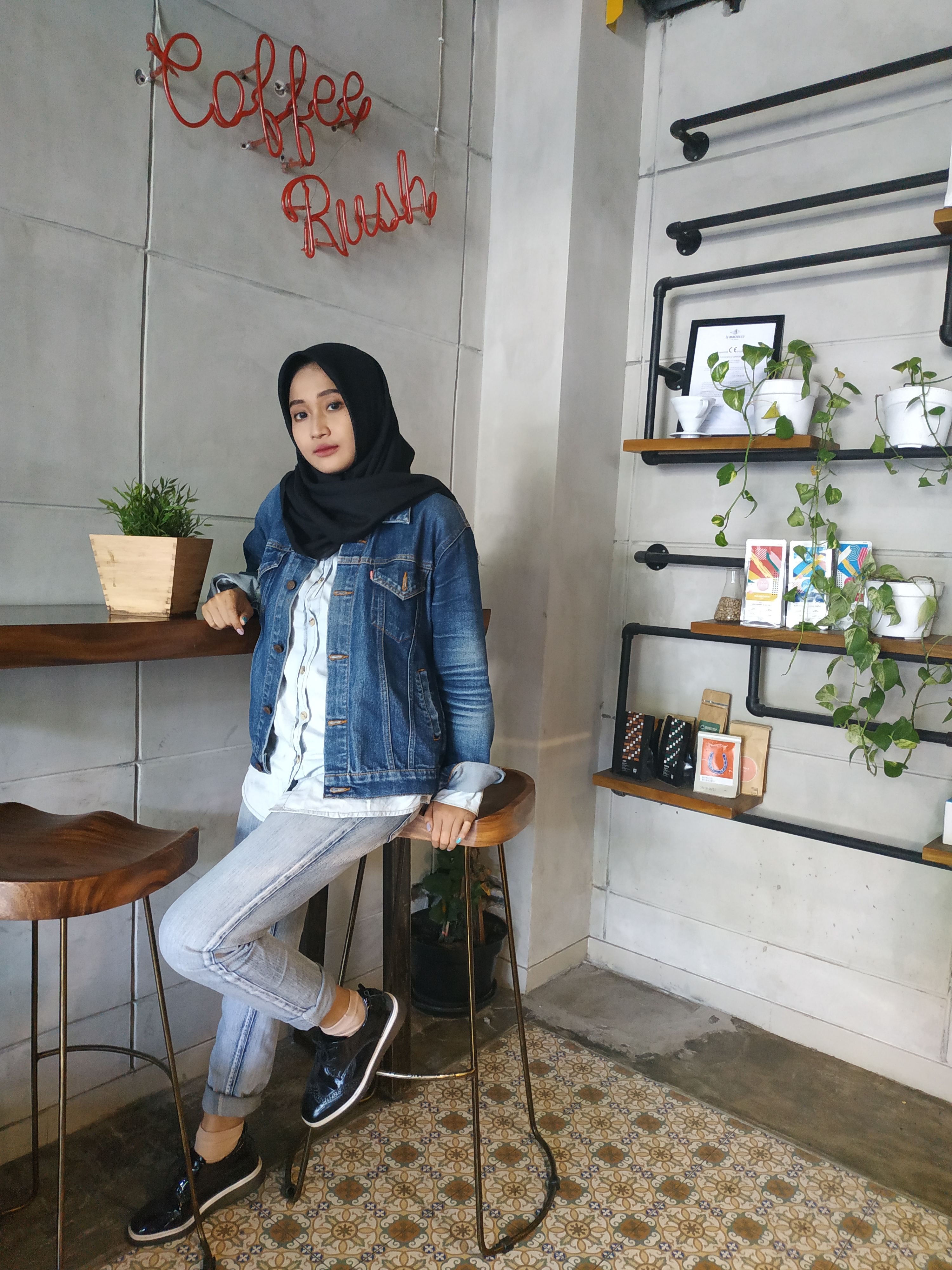 Detail Ootd Hijab Ke Cafe Nomer 2