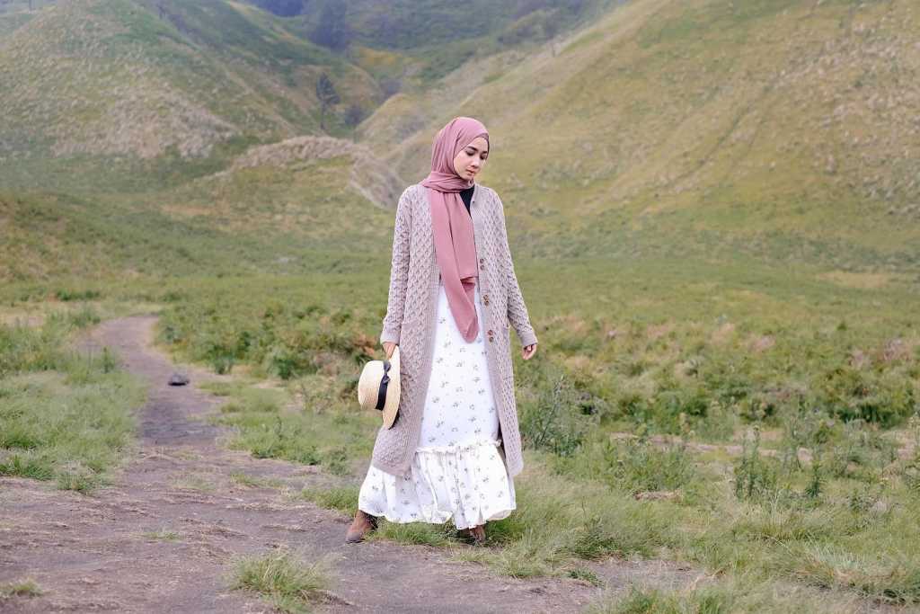 Detail Ootd Hijab Ke Pegunungan Nomer 12