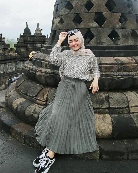 Detail Ootd Hijab Liburan Ke Jogja Nomer 18