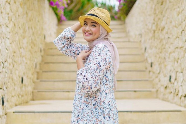 Detail Ootd Hijab Liburan Ke Jogja Nomer 42