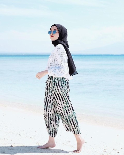 Detail Ootd Hijab Pantai Jeans Nomer 23