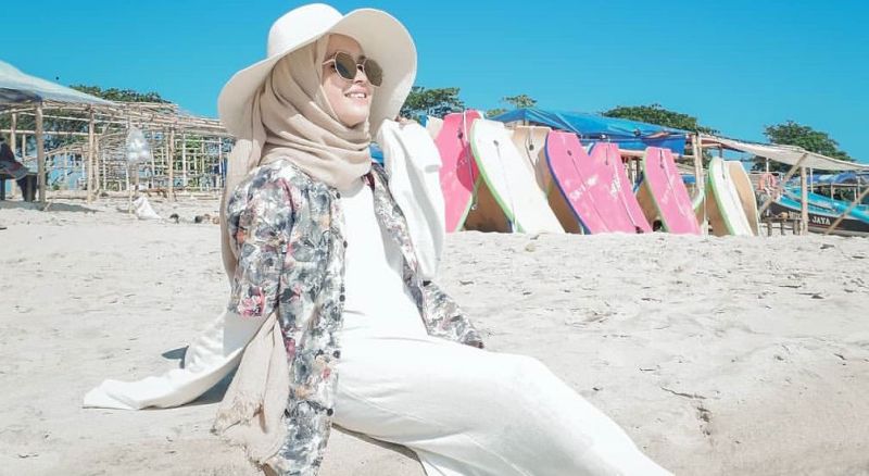 Detail Ootd Hijab Pantai Jeans Nomer 28