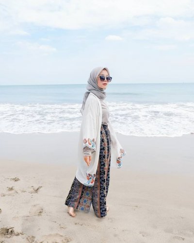 Detail Ootd Hijab Pantai Jeans Nomer 34