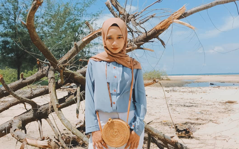 Detail Ootd Hijab Pantai Jeans Nomer 57