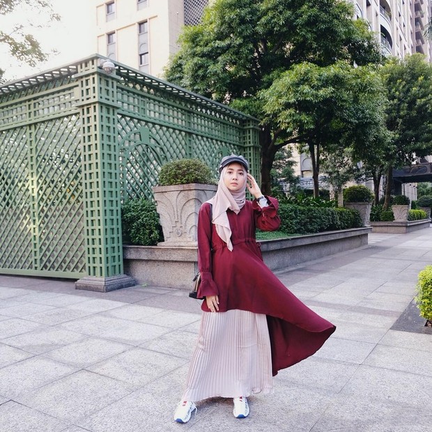 Detail Ootd Hijab Warna Maroon Nomer 16